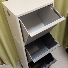 【早い者勝ち】キャスター付き3段式ゴミ箱 20～30L×3段の画像