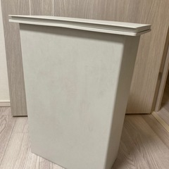 一旦受付停止　
無印のゴミ箱の画像