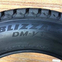 ブリヂストン　ブリザック　DM V3  225/65-17 バリ山　室内保管の画像