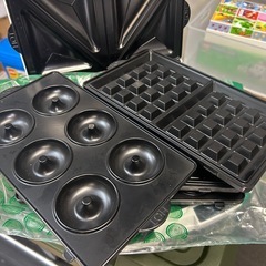 アイリスオーヤマのマルチサンドメーカー の画像