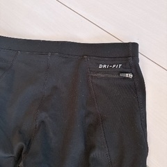 ナイキdri-fitメンズタイツ　スポーツなどにの画像