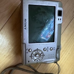 ソニーのコンパクトデジタルカメラ、DSC-W5の画像
