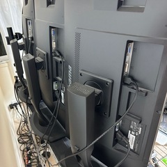 27インチのフルHDワイド液晶ディスプレイ(液晶モニター)3個の画像