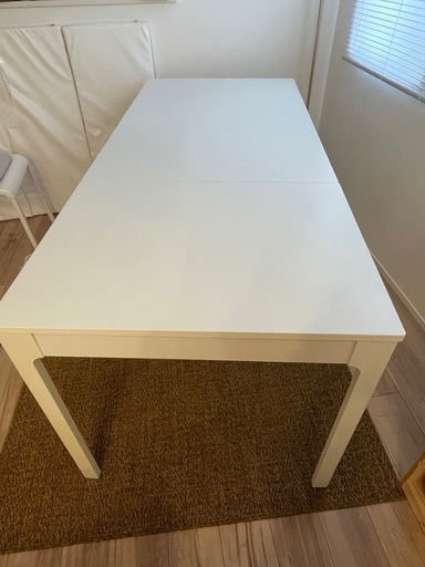 IKEA エーケダーレン　ダイニングテーブル