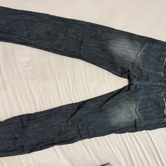 ボロボロなジンズの画像