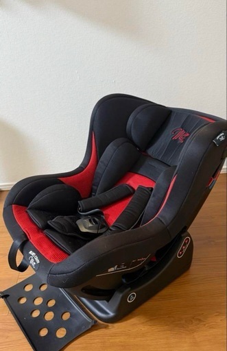 マムズキャリー 車用チャイルドシート 黒赤
