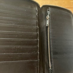 SAINT LAURENT スタッズ　長財布　牛皮　サンローラン　の画像