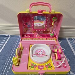 メルちゃん　うさぎさんきゅうきゅうしゃ　いちごの美容室　中古品セットの画像