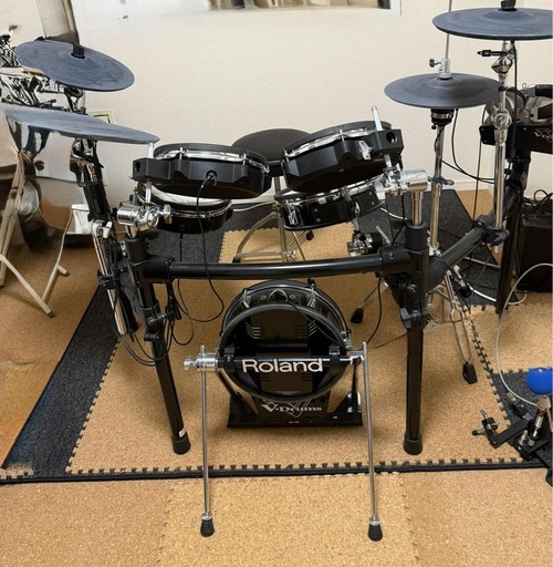 電子ドラム　ROLAND Vｰdrums TD30