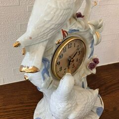 【中古】台湾 陶器でできた鳩の置き時計 動作確認済みの画像