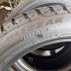 【新品】ブリヂストン BLIZZAK DM-V3 スタッドレスタイヤ 255/50R21 109Q 4本セットの画像