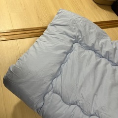 シングル掛け布団と敷布団セットの画像