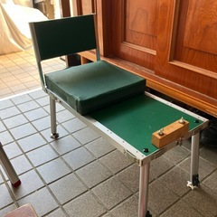 折りたたみ式釣り台 ヘラ代　クッション付きの画像
