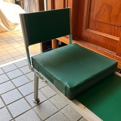 折りたたみ式釣り台 ヘラ代　クッション付きの画像