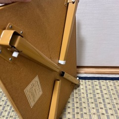 折りたたみテーブルの画像