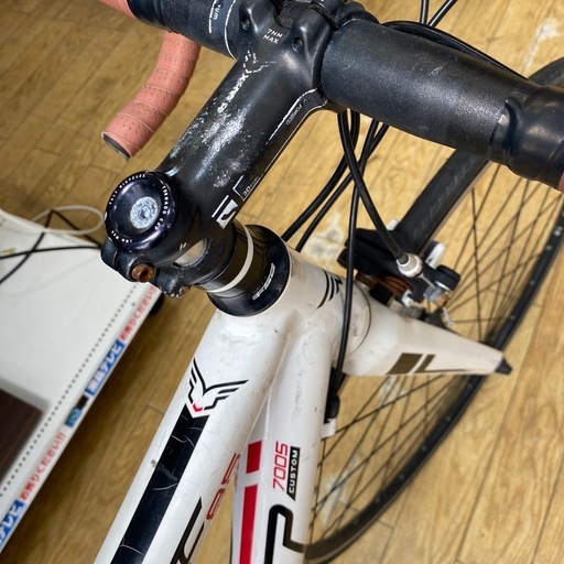 11/18値下げしました⚪️人気⚫️FELT ロードバイク 700C S2JT23741 自転車 ライト付き ホワイト No1927 