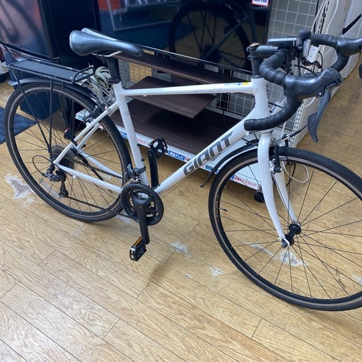 10/28値下げしました⚫️人気⚪️GIANT ロードバイク 700C Mサイズ KAHK11838 ホワイト No.1870 NH