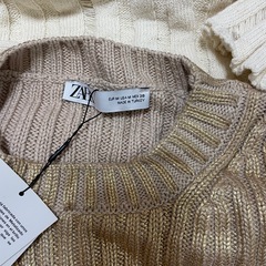ZARA ニット　タグ付きの画像