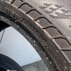 タイヤ 245/50R19の画像