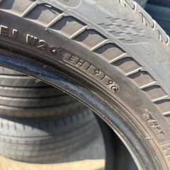 タイヤ 245/50R19の画像