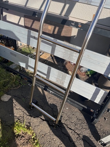 nv350に付いていたリアラダーハシゴ