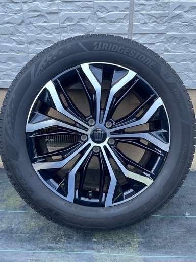 crown crossoverホイール付きスタッドレス