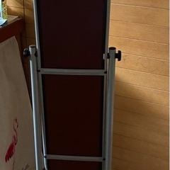キャスター付き鏡の画像