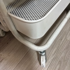 白いワゴン 9/9 14時までの限定品の画像