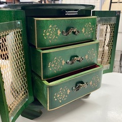 A2509-137 木製ジュエリーボックス オルゴール付き 動作確認済み キズ 汚れありの画像