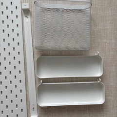 IKEA  有孔ボード　スコーディスとパーツセットの画像