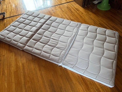 三つ折り敷布団