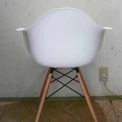 デザイナーズ風椅子　2脚Set  色座面白　足茶色の画像
