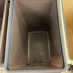 ゴミ箱　25L  2つで2,500円の画像