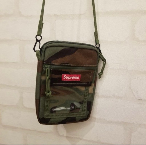 supreme ポシェット