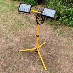 作業用 ハロゲン投光器 スタンド式ダブルの画像