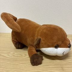笑い転げるビーバー？のぬいぐるみの画像