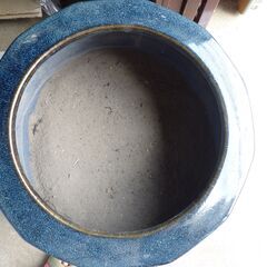 ☆火鉢　灰付き　陶器　青色の画像
