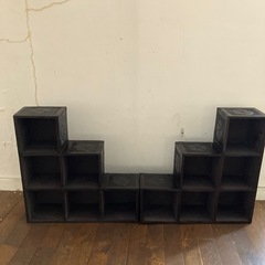 階段タイプのキャビネットの画像