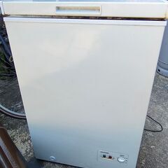 無料　動作OK　汚れあり　冷凍庫　アイリスオーヤマ　100L　上開き　冷凍ストッカー　ICSD-10AW　の画像