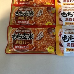 ダイエットにも　UHA味覚糖　満腹バー　もち麦　もち玄米の画像