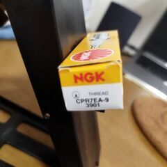 NGKブランドのバイク用スパークプラグの画像