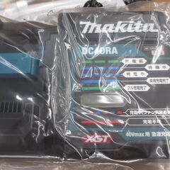 マキタ CL003GRDW 充電クリーナー 未使用品 バッテリ40V 2.5Ah一個/充電器 白 サイクロン仕様 【ハンズクラフト宜野湾店】の画像