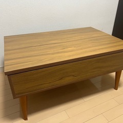 【取りに来れる方限定】リフトアップテーブルの画像