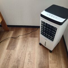 中古 冷風機 強力 扇風機 サーキュレーター 冷風扇 一台四役 自動首振り 10L大容量 涼しいの画像