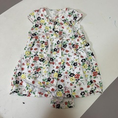 女の子用ベビー服の画像
