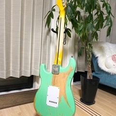 レリック加工　ミントグリーンエレキギターの画像