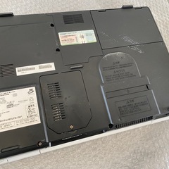 富士通　ノートパソコンの画像
