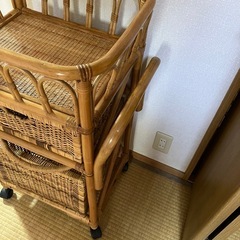 ラタンチェストの画像