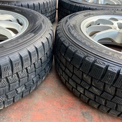 中古ダンロップ195/65R15 タイヤ4本セット プリウス ,ノア ,ヴォクシー ,エスクァイア ,セレナ 195-65-15  の画像
