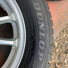 中古ダンロップ195/65R15 タイヤ4本セット プリウス ,ノア ,ヴォクシー ,エスクァイア ,セレナ 195-65-15  の画像